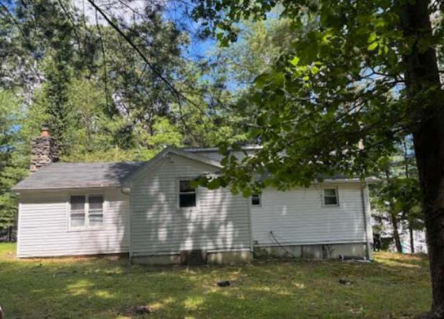 Property at 6308 Deer Dr S, East Stroudsburg, PA 18302, 3 beds, 2 baths