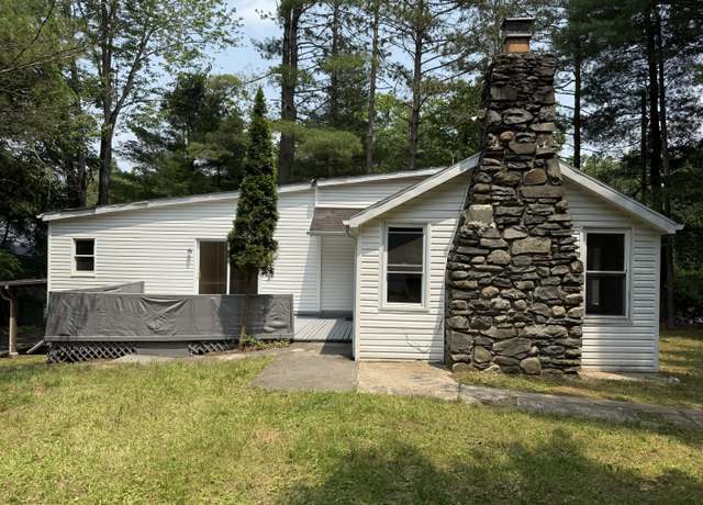Property at 6308 Deer Dr S, East Stroudsburg, PA 18302, 3 beds, 2 baths
