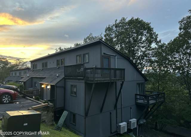 Property at 217 Cross Country Ln, Tannersville, PA 18372, 3 beds, 2.5 baths