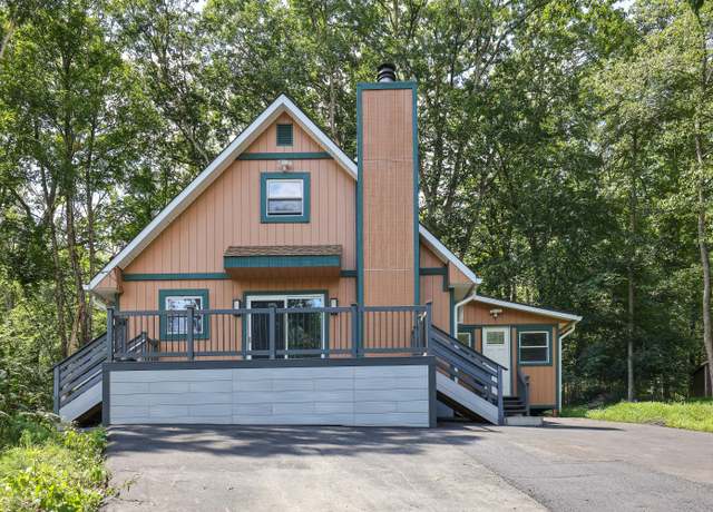 Property at 3109 Snowden Dr, Bushkill, PA 18324, 3 beds, 2 baths