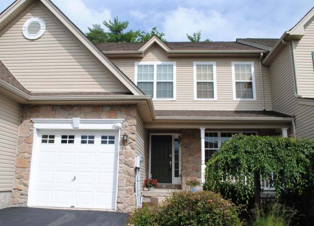 Property at 1704 Big Ridge Dr, East Stroudsburg, PA 18302, 3 beds, 2.5 baths