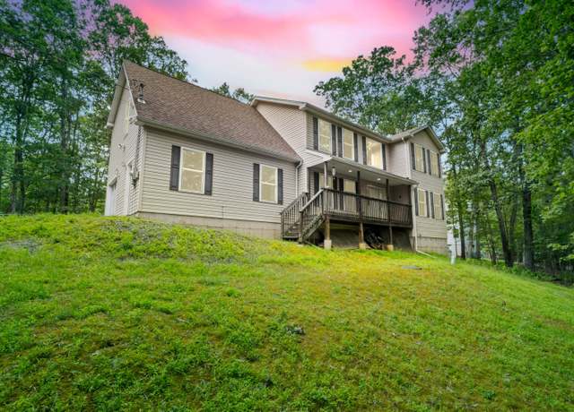 Property at 335 Sugarbush Rd, Henryville, PA 18332, 4 beds, 2.5 baths