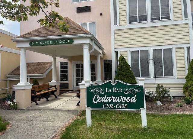 Property at 3 Village Cir Apt 408, Stroudsburg, PA 18360, 1 bed, 1 bath