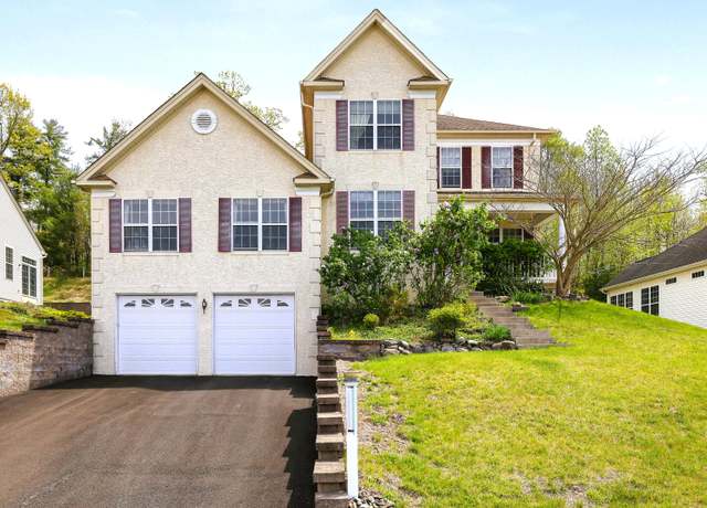 Property at 3185 Pine Valley Way, East Stroudsburg, PA 18302, 4 beds, 3 baths
