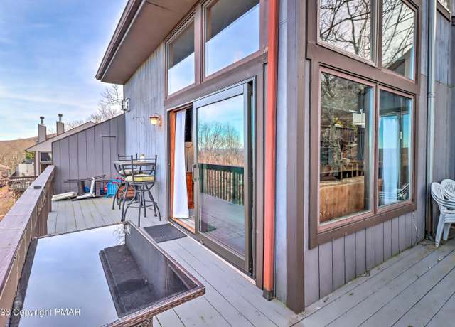 Property at 296 Overlook Way, Tannersville, PA 18372, 3 beds, 2.5 baths