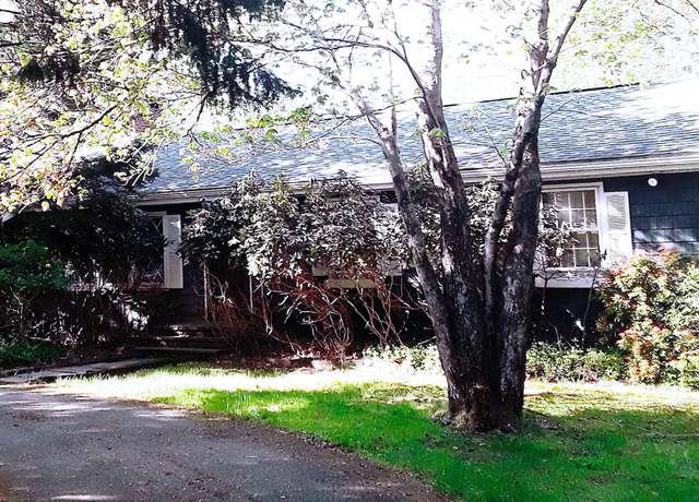 Property at 5142 Pine Tree Ln, Pocono Summit, PA 18346, 3 beds, 1 bath