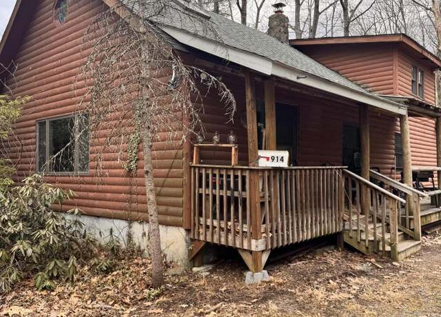Property at 914 PA 390, Greentown, PA 18426, 3 beds, 1.5 baths