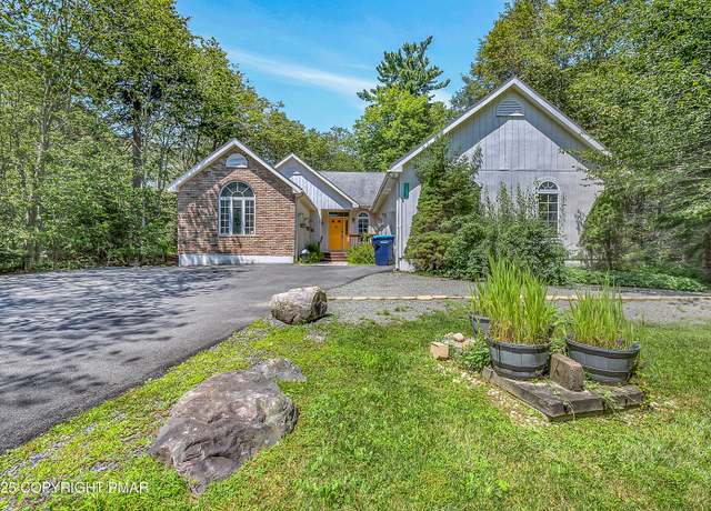 Property at 2202 Pine Valley Dr, Tobyhanna, PA 18466, 5 beds, 2.5 baths