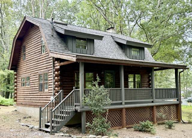 Property at 113 Davis Cir, Bushkill, PA 18324, 2 beds, 1.5 baths