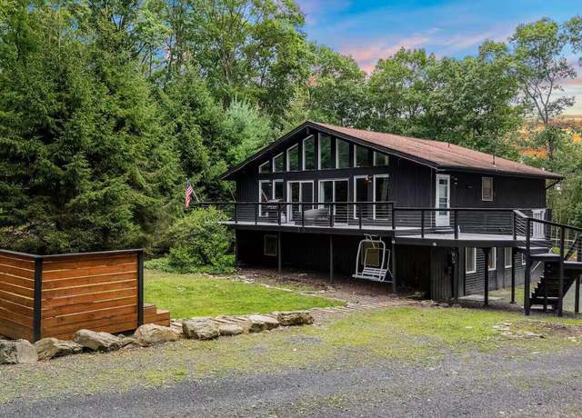 Property at 218 Deibert Dr, Stroudsburg, PA 18360, 6 beds, 3 baths