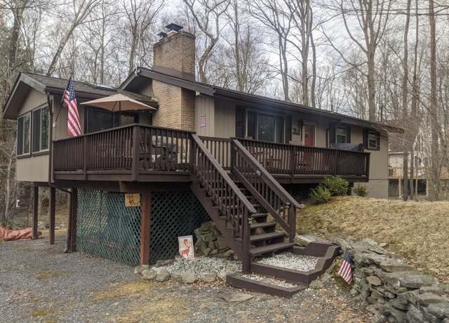 Property at 140 Creekview Dr W, Clifton Township, PA 18424, 4 beds, 2 baths