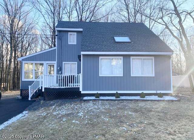 Property at 1109 Steele Cir, Bushkill, PA 18324, 3 beds, 1.5 baths