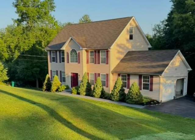 Property at 2322 Southridge Dr, East Stroudsburg, PA 18302, 3 beds, 2.5 baths