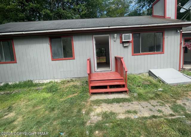 Property at 4165 Pine Ridge Dr, Bushkill, PA 18324, 3 beds, 1 bath