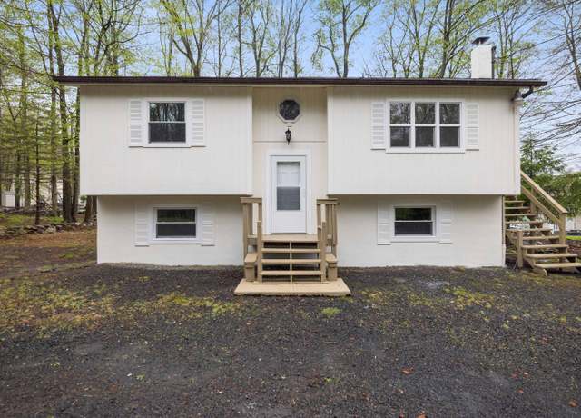 Property at 8066 Red Squirrel Dr, Tobyhanna, PA 18466, 4 beds, 2 baths