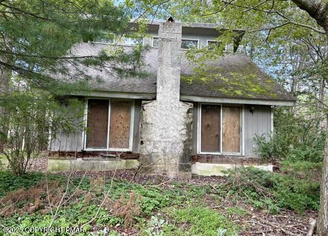 Property at 7324 Meadowlark Dr, Tobyhanna, PA 18466, 3 beds, 2 baths