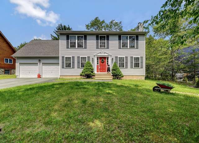 Property at 128 Embill Dr, Blakeslee, PA 18610, 4 beds, 3 baths