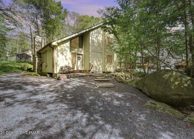 Property at 221 Little Pond Cir, Pocono Pines, PA 18350, 3 beds, 2 baths