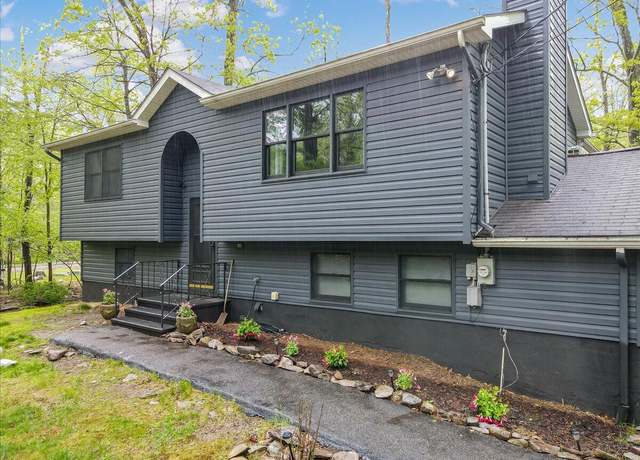 Property at 1228 Woodland Dr, East Stroudsburg, PA 18301, 3 beds, 2.5 baths