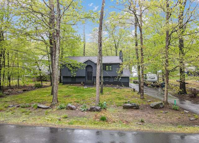 Property at 1228 Woodland Dr, East Stroudsburg, PA 18301, 3 beds, 2.5 baths