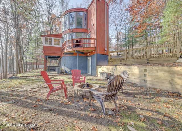 Property at 123 Shannon Ct, Bushkill, PA 18324, 4 beds, 3 baths