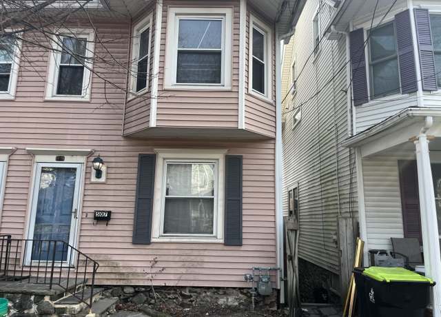 Property at 507 Thomas St, Stroudsburg, PA 18360, 2 beds, 1.5 baths