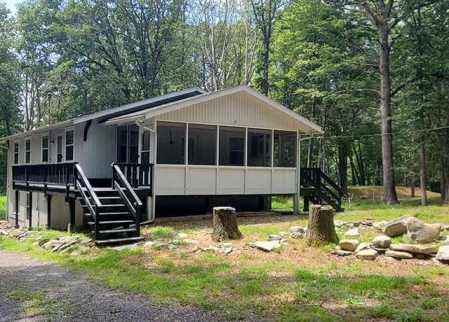 Property at 4932 Pine Ridge Dr W, Bushkill, PA 18324, 3 beds, 2 baths