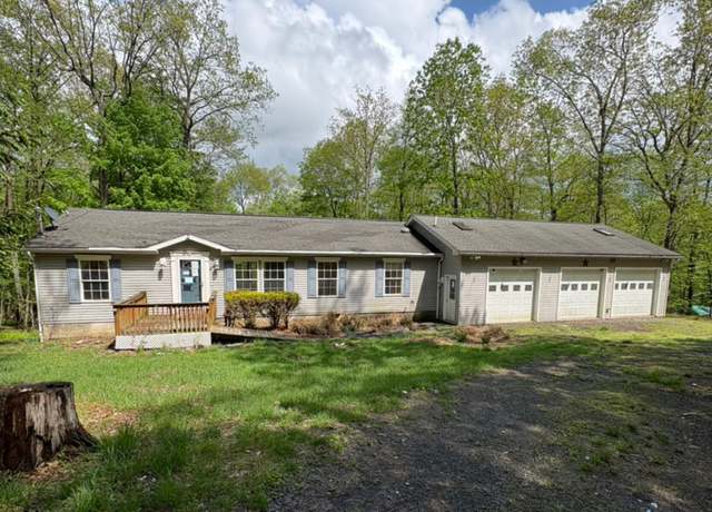 Property at 169 Robin Ln, East Stroudsburg, PA 18302, 3 beds, 2 baths