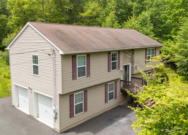 Property at 1303 Coolbaugh Rd, East Stroudsburg, PA 18302, 4 beds, 3 baths
