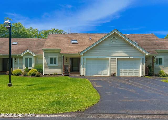Property at 109 Duck Hollow Cir, Stroudsburg, PA 18360, 2 beds, 2 baths