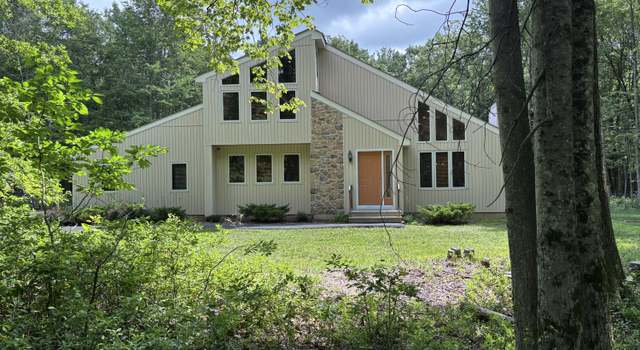 Photo of 246 Victory Ln, Long Pond, PA 18334