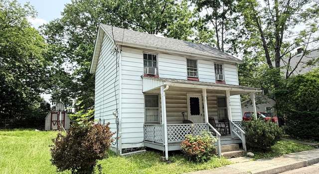 Photo of 198 Meyers St, East Stroudsburg, PA 18301
