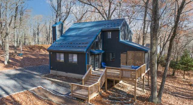 Photo of 226 Robin Ct, Bushkill, PA 18324