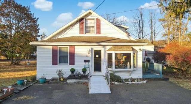 Photo of 828 Fairview Ave, Stroudsburg, PA 18360