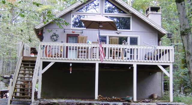 Photo of 1008 Locust Dr, Newfoundland, PA 18445