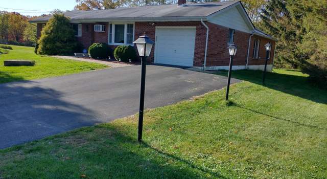 Photo of 6204 Cardinal Dr, East Stroudsburg, PA 18301