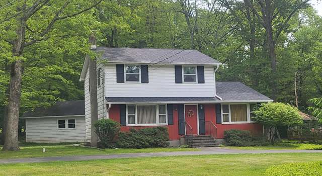 Photo of 7425 W Dogwood Ln, Cresco, PA 18326