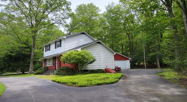 Photo of 7425 W Dogwood Ln, Cresco, PA 18326