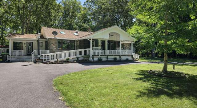 Photo of 350 Lake Rd, Canadensis, PA 18325