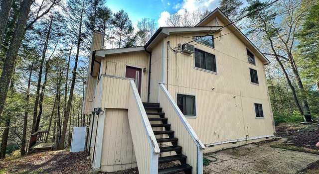 Photo of 207 Manchester Dr, Bushkill, PA 18324