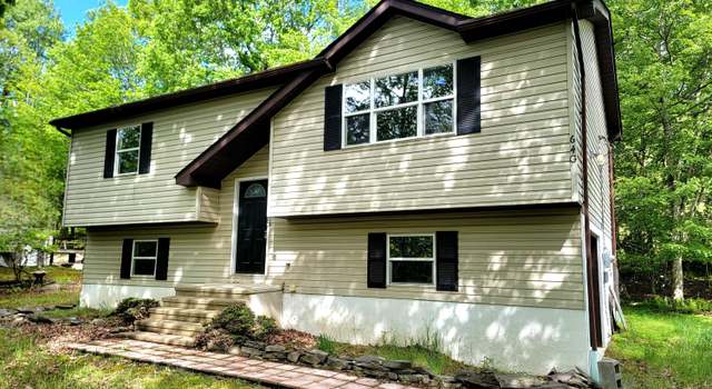 Photo of 1169 Hunters Woods Dr, East Stroudsburg, PA 18301