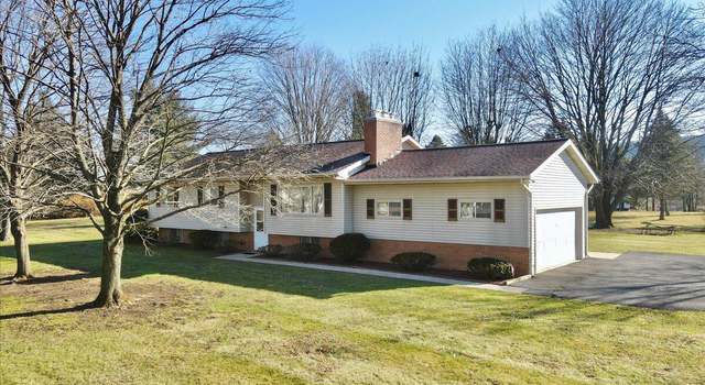 Photo of 1509 Fawn Valley Dr, Brodheadsville, PA 18322
