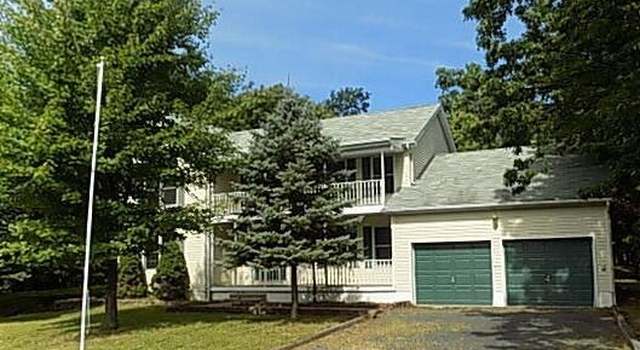 Photo of 192 Mountain Top Cir, Bushkill, PA 18324