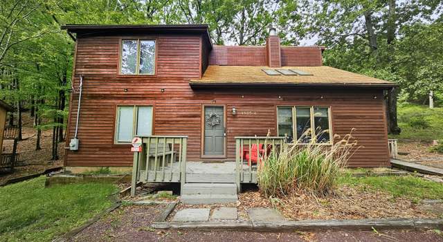Photo of 5081 Woodbridge Dr E, Bushkill, PA 18324