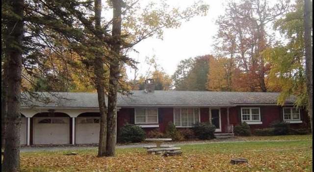 Photo of 380 Carlton Rd, Mount Pocono, PA 18344
