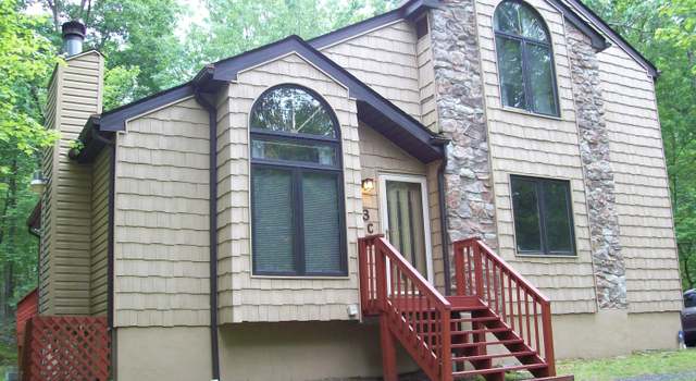 Photo of 1318 Kensington Dr, East Stroudsburg, PA 18301