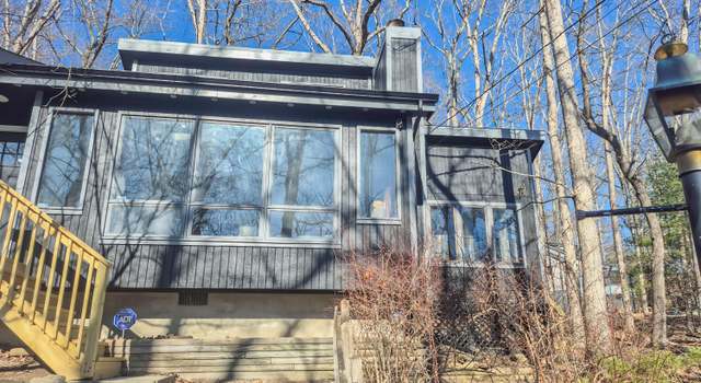Photo of 284 Manchester Dr, Bushkill, PA 18324