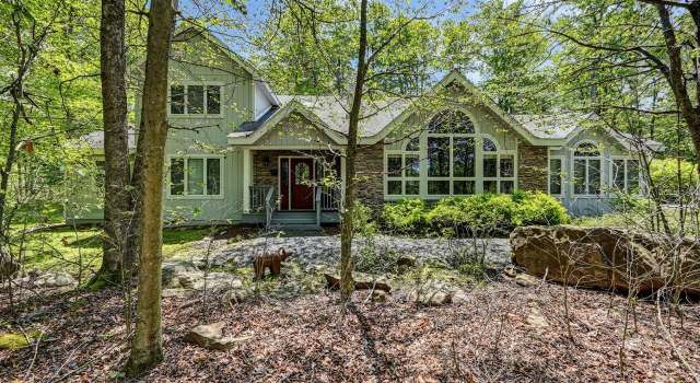 Photo of 105 Cumberland Rd, Pocono Pines, PA 18350