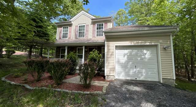 Photo of 1080 Lancaster Dr, Bushkill, PA 18324