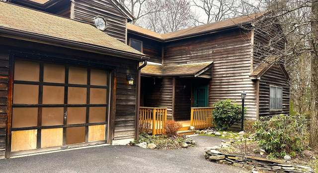 Photo of 227 Image Dr, Scotrun, PA 18355